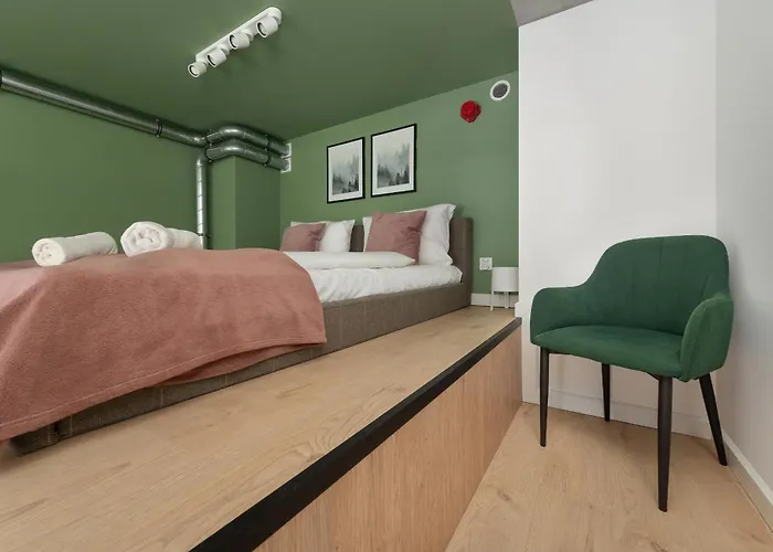 Airport Zarembowicza By Renters Apartment