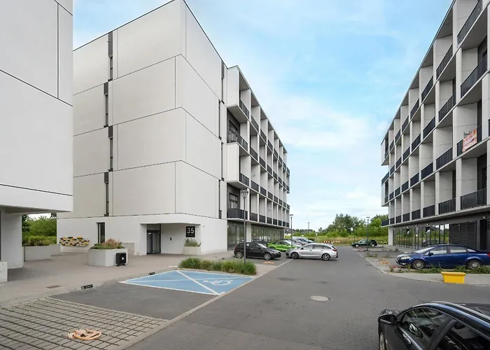 Airport Zarembowicza By Renters *