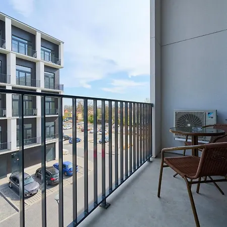 Airport Zarembowicza By Renters Apartament *