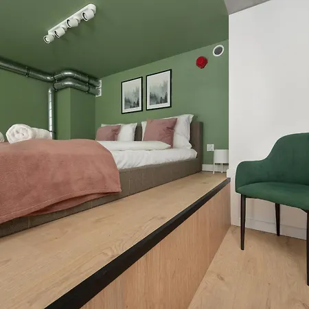 Airport Zarembowicza By Renters Apartman